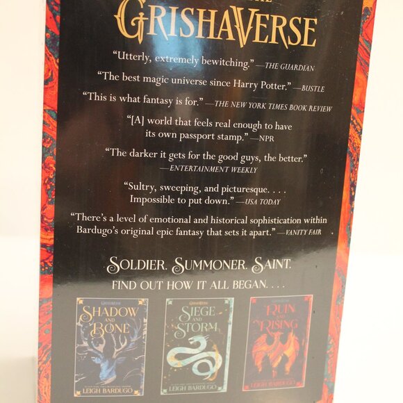 Shadow and Bone Trilogy Boxed Set - Picture 3 of 4